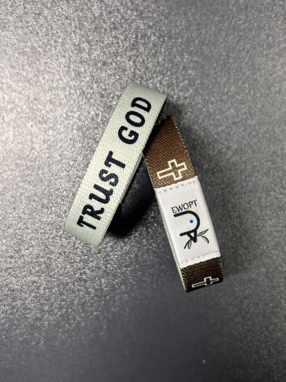 daily bible verse bracelet-Trust God - ewopt&yappy